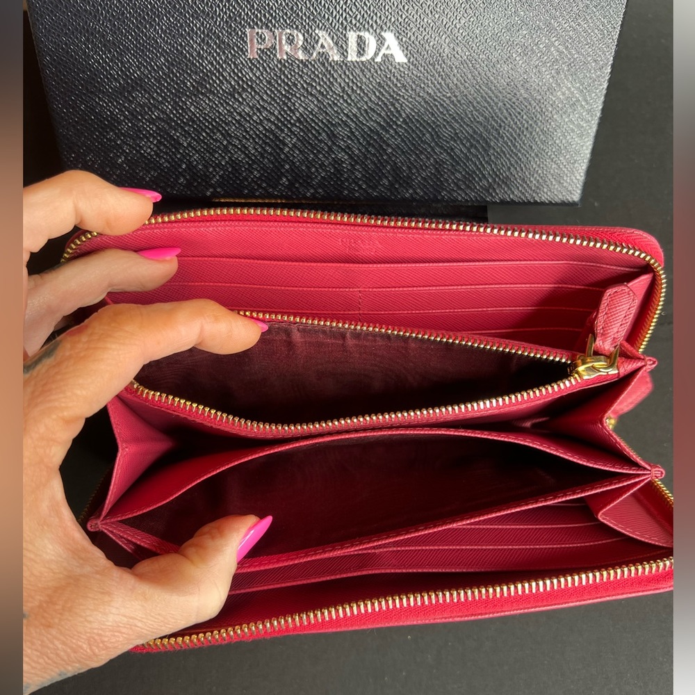 Authentic Prada wallet - Picture 6 of 6